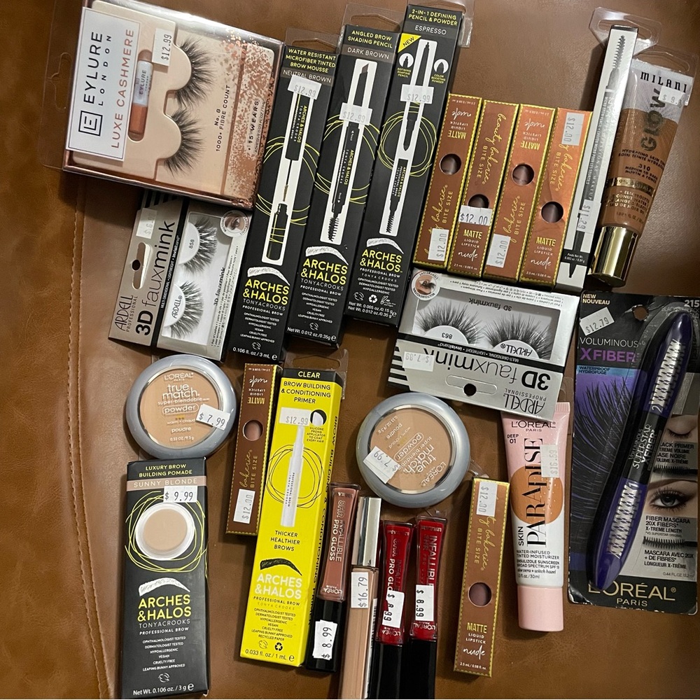 Make Up Lot / Resellers Lot 24 Pieces $250+